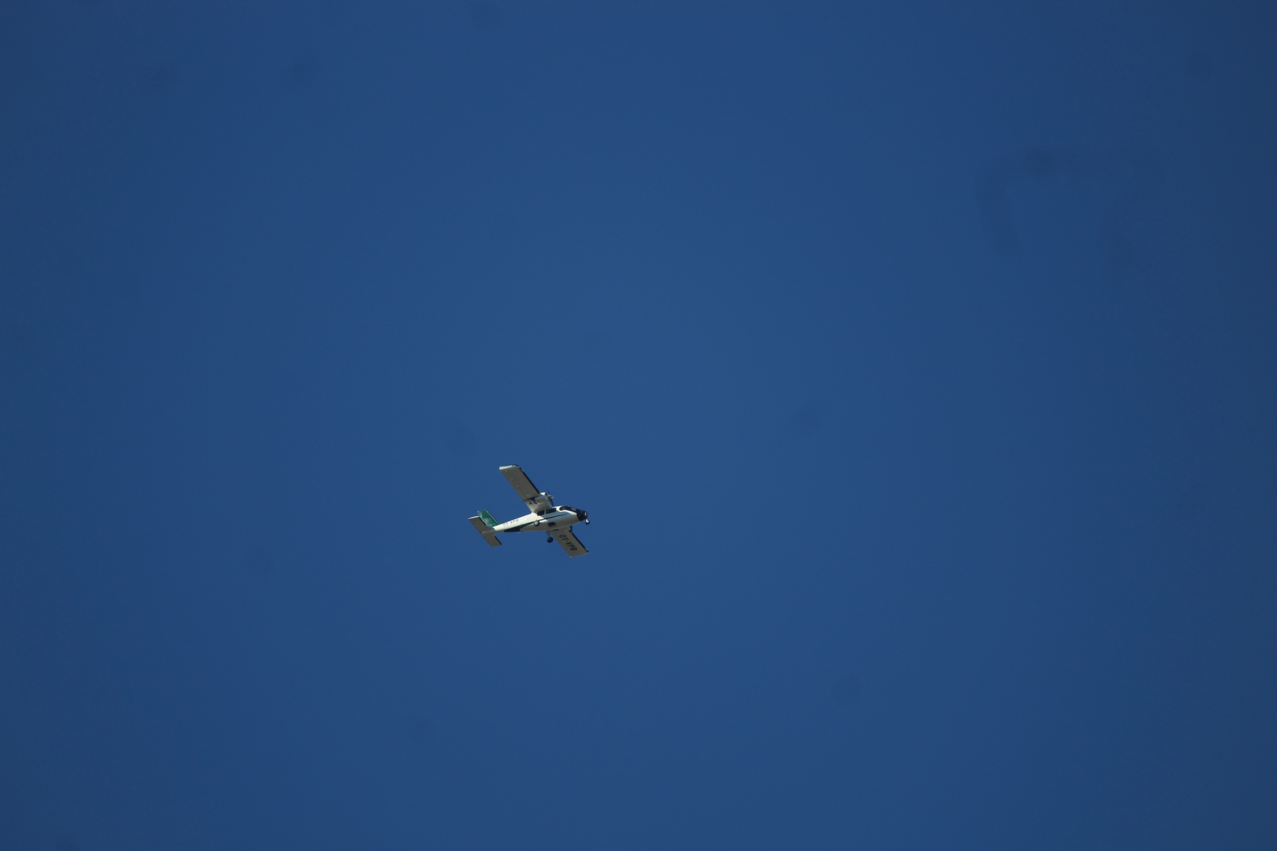 Vulcanair P68 Observer 2 Flying over King's Lynn on 1/4/25 (3.JPG